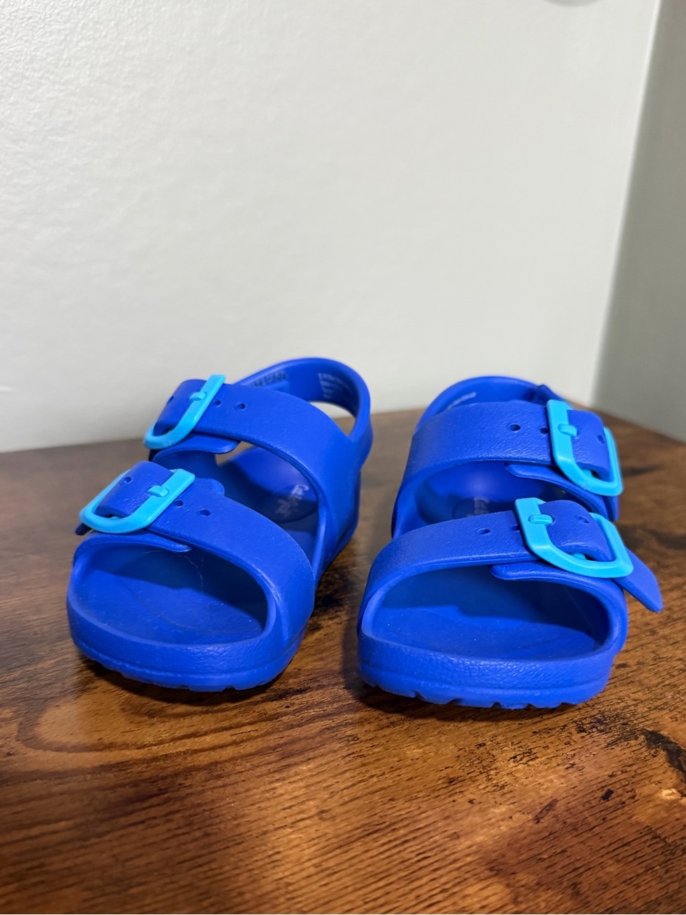 NWOT Cat & Jack Toddler Blue Sandals - Size 6